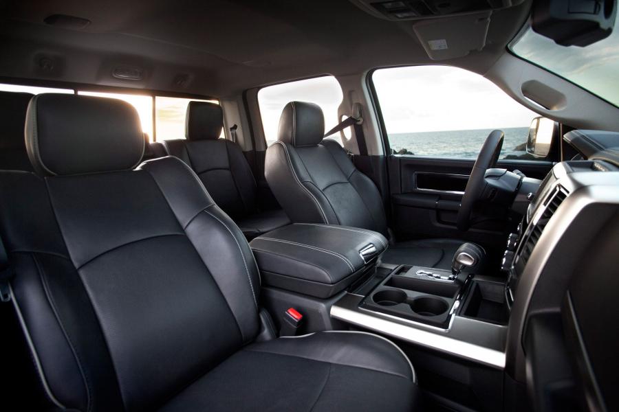  Dodge Ram 1500 Laramie Limited Crew Cab 2012 года  (фото 3 из 9)
